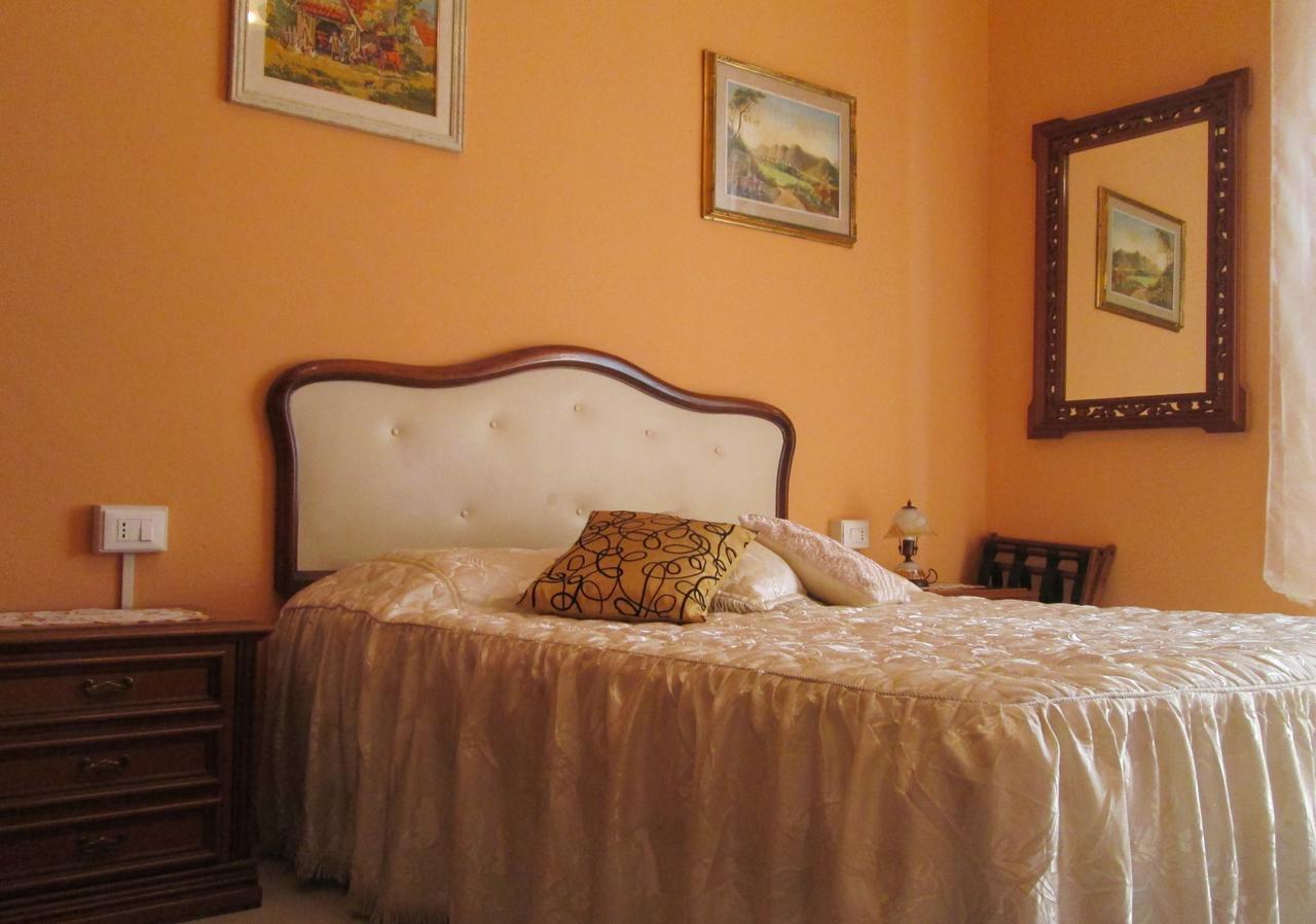 B&B Regina Margherita Piombino Rum bild