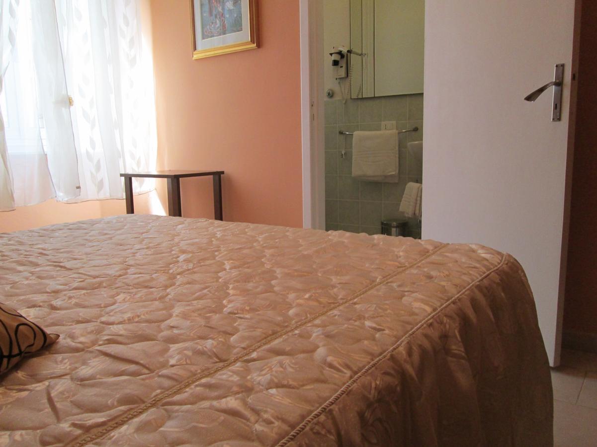 B&B Regina Margherita Piombino Rum bild